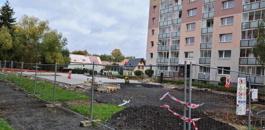 Uzavření parkovací plochy u obchodního domu Lidl ve Varnsdorfu